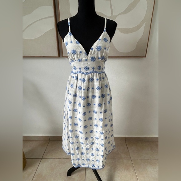 Beautiful Brand New with tags classic nautical En Creme White and Blue dress - Picture 1 of 3